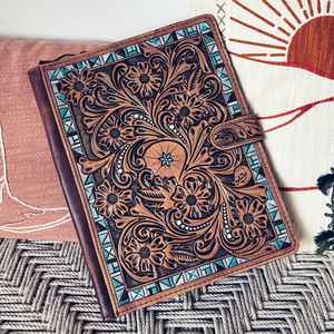 Los más vendidos hechos a mano Western Floral cuero genuino y cuero de vaca planificador pelo en patrón de estrella Cartera de cuero genuino - Product Image 1