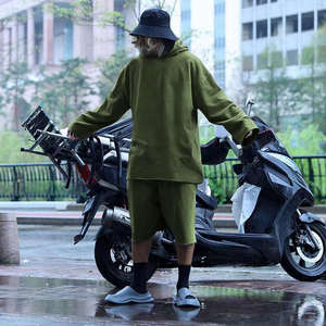 ชุดเซ็ตเสื้อฮู้ดดี้และกางเกงขาสั้นลำลองสำหรับผู้ชาย บริการ OEM ผลิตจากผ้าโพลีเอสเตอร์ คุณภาพสูง ระบายอากาศได้ดี เหมาะสำหรับฤดูใบไม้ผลิ - Product Image 5