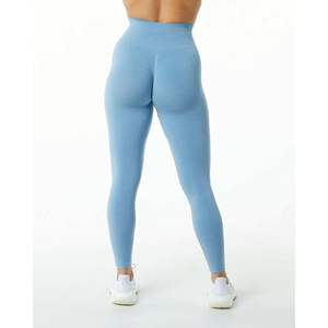 Leggings de cintura alta para mujer, sin costuras, con efecto fruncido, transpirables, hechos con 51% poliamida, 38% poliéster y 11% elastano. - Product Image 4