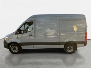 Fourgon utilitaire Sprinter 2500 2025 - Véhicule commercial diesel/essence, fourgon à toit haut LHD à vendre - Product Image 2