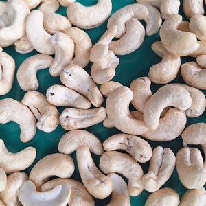 Trusted Supplier Raw Cashew <b>Nut</b> W180 W240 W320 Lwp Ws Sk Cashew <b>Nuts</b> Vietnam Cashew <b>Nut</b> From Santigo Vietnam - Product Image 1