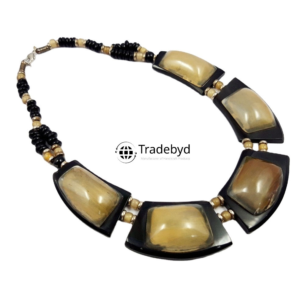 Available in different colore