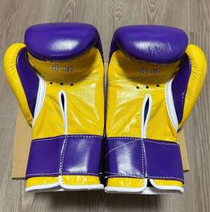 ถุงมือต่อยมวยสำหรับชนะรางวัลมาใหม่ถุงมือชกมวยสีม่วงและเหลืองติดโลโก้พิเศษ - Product Image 2