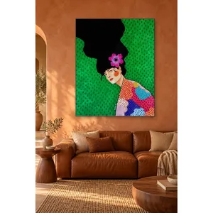 Fida Femme avec une fleur rose sur fond vert à pois, impression sur toile - Product Image 4