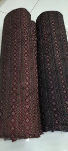 Tela de terciopelo bordado elegante, diseños modernos perfectos para Tops, vestidos y túnicas disponibles para la venta - Product Image 3