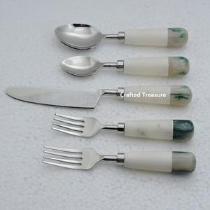 Juego de cubiertos de lujo para catering de bodas, juego de cubiertos de acero con espejo y asas de resina, fabricante indio, artesanías de calidad - Product Image 3