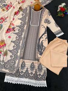 Kurta droite pour femmes avec bas en mousseline de coton imprimé numériquement et vrai miroir et diamant travail à la main haut et bas avec Dupatta - Product Image 5