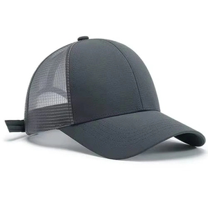Casquette Trucker Classique en Maille Légère et Respirante avec Fermeture Snapback Réglable et Visière Courbée - Product Image 4