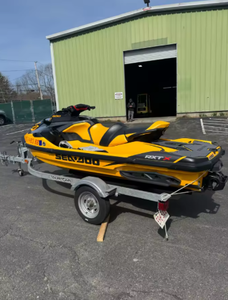 2025 RXTX 300 Jaune Doté d'un système audio 10PA et d'un moteur de 300 CV pour un plaisir ultime - Product Image 2