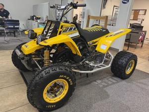 Quad industriel Yamaha Banshees-350 YFZ350L de 1999, 347 cm³, moteur bicylindre en parallèle refroidi par liquide, carburateur Mikuni 26 mm - Product Image 4