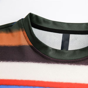 Vente en gros T-shirts pour hommes imprimés OEM couleur personnalisée à manches courtes conception d'épaules tombantes nouveau et pas cher - Product Image 3