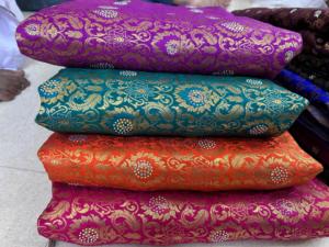 Vente en gros de tissu de brocart jacquard riche broderie de fil d'or pour les filles tenues traditionnelles housses de coussin techniques non tissées - Product Image 4