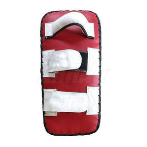 Escudo de patadas de Taekwondo con curva de patadas de entrenamiento de artes marciales con logotipo personalizado | Escudo de patadas de nuevo estilo fabricado en Pakistán - Product Image 3