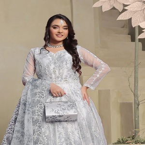 Soldes Exceptionnelles : Ensemble Lehenga Choli Prêt-à-Porter Original Motis Fashion pour Femmes Indiennes et Pakistanaises, Tenue de Soirée en Organza - Product Image 1