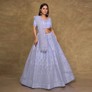 Lehenga Choli Elite Net con Textura Densa y Decorada, Forma Elegante y Dramática, Bordado de Precisión, Caída Ligera - Product Image 5