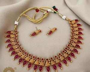 Ensemble de bijoux sud-indien à la mode et ensemble de collier de style temple pour femmes, ensemble de bijoux plaqué or traditionnel pour femmes - Product Image 3