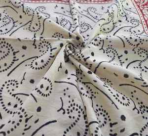 Pañuelo de Cuello de Algodón Estampado a Mano con Bloques Indios - Product Image 4