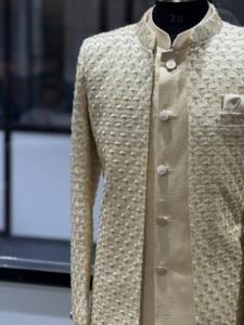 Sherwani Dorado para Hombre, Traje Tradicional Indio para Bodas, 3 Piezas, Estilo Indo Occidental, Corte Regular, para Todas las Temporadas, Ropa Étnica de Secado Rápido - Product Image 3