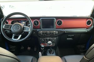 Gladiator Rubicon 2021 4x4, Transmisión Manual de 6 Velocidades, Opciones 4WD, Todoterreno - Product Image 3