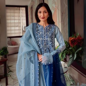 Salwar Kameez Informal Estilo Indio Pakistaní, Camisa Bordada en la Parte Delantera, Algodón Puro HandKhaddi con Borde Bordado - Product Image 3