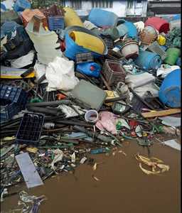 Vente en gros d'usine de flocons de plastique recyclé HDPE PET PP de couleurs mélangées, pressés en balles pour la fabrication de matières premières écologiques - Product Image 1