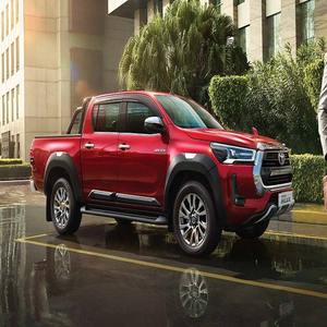 Toyota Hilux Double Cab 2.7L Essence Automatique Full Option d'occasion (2000-2022) – Véhicule en excellent état avec livraison rapide, disponible en conduite à gauche ou à droite - Product Image 1