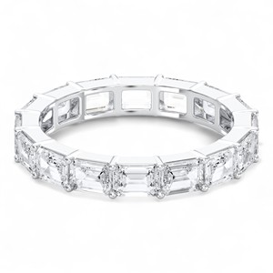 Anillo de Bodas de corte esmeralda de 3,20 quilates, Diamante cultivado en laboratorio, conjunto completo de puntas de eternidad, hecho en plata de ley para mujer - Product Image 3