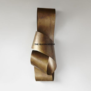 Sculpture murale abstraite moderne en bronze forgé à la main ruban métallique torsadé finition antique intérieurs de luxe pour le Moyen-Orient - Product Image 1
