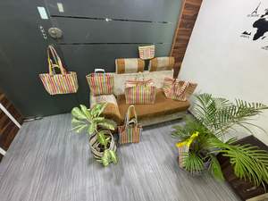 Grands pochettes écologiques à fermeture éclair sacs à linge cosmétiques réutilisables en nylon recyclé impression offset conception personnalisée approvisionnement en vrac - Product Image 4