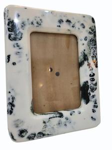 Cadre photo en bois moderne rouge et bleu, impression numérique élégante, décoration d'intérieur, matériau en résine de haute qualité par faizacraft - Product Image 4