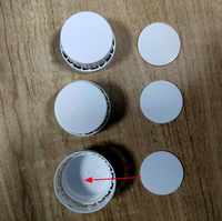 Machine automatique d'insertion de bouchons en plastique, de doublures en mousse PE et de garnitures pour bouchons de bouteilles