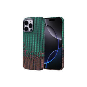 Coque de protection antichoc en silicone de qualité supérieure pour MagSafe, texture fibre de carbone, pour iPhone 16 Pro, en TPU souple et PC, vente au détail - Product Image 1