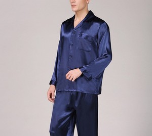OEM personalizado logotipo de los hombres Pijamas Pijama de satén de manga larga Conjunto de seda ropa de dormir de los hombres Sexy estilo moderno suave acogedor camisón de gran tamaño - Product Image 6