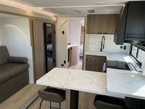 Nouveau 2026 F-o-r-e-s-t R-i-v-e-r Salem C-r-u-i-s-e L-i-t-e 22VERANDA - Product Image 6