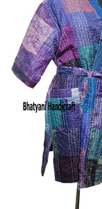 เสื้อแจ็กเก็ตกันหนาวผ้าไหมอินเดียพิมพ์ลายตัวอักษรสำหรับผู้ชายของขวัญหรูหราจัดส่งด่วน - Product Image 3