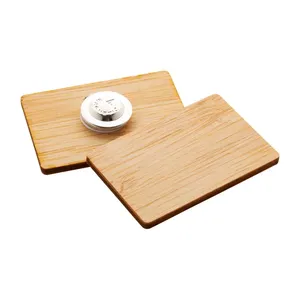 Épingles à badges en bambou durables pour merchandising – Épingles à vêtements écologiques - Product Image 2