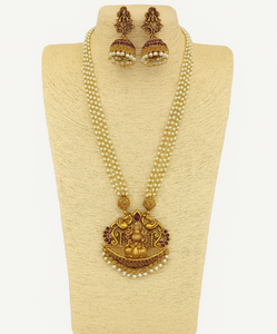 Ensemble de collier de mariée Royal Kundan avec pierres rouges et blanches pour femmes, finition or haute qualité, adapté aux tenues de soirée - Product Image 2