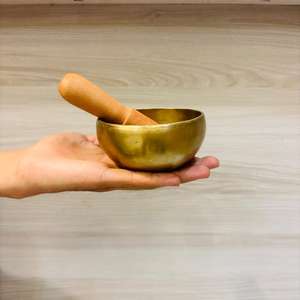 Cuenco de bronce del Himalaya, artesanía de metal con temática budista tradicional para terapia de sonido y curación de chakras - Product Image 2