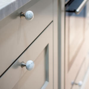 Collection de poignées, boutons de porte en laiton moderne, avec couleur, forme et taille personnalisées, fabriqués en Inde - Product Image 5