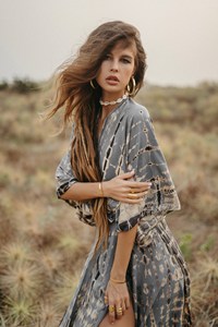 Prix d'usine, vente en gros : Kimono de plage 100% Rayonne, col en V, épaules tombantes, tie-dye, coupe ample, confortable, veste d'été style bohème - Product Image 2