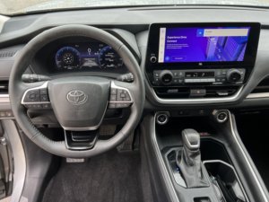 Limpio de segunda mano 2024 Toyo_ta Grand Highlander Limited tracción delantera - Product Image 5