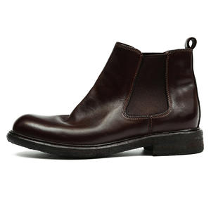 Bottes brogues en cuir de haute qualité avec détails perforés et semelle intérieure respirante pour les rassemblements professionnels des gentlemen - Product Image 1