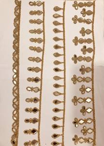 Broderie indienne traditionnelle de luxe exquise, faite à la main, avec des miroirs, des travaux de zari, des dentelles décoratives pour les mariages ethniques - Product Image 2