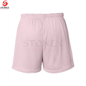 Shorts de sport en maille pour femmes avec logo personnalisé sur le devant, taille plus, tissu respirant à séchage rapide, design à taille élastique - Product Image 3