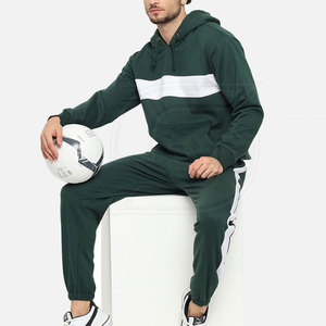 Chándal de Athleisure verde para hombre con estilo, patrón sólido con capucha y detalles en blanco y técnicas de diamantes de imitación, uso diario - Product Image 4