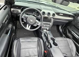 รถฟอร์ด มัสแตง จีที พรีเมียม คอนเวอร์ทิเบิล ปี 2021 มือสอง พวงมาลัยซ้าย/ขวา - Product Image 3