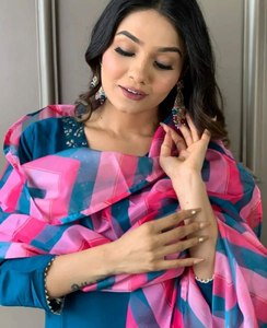 El último conjunto de 3 mujeres de diseñador exclusivo Indian Kurti manga larga diferentes tamaños del exportador y fabricante indio - Product Image 6