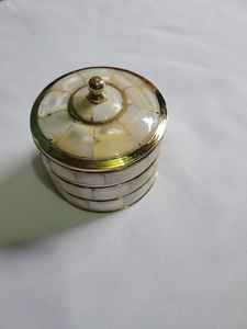 Mode Mosaïque Conception Ronde En Laiton Kumkum Boîte Nacre Incrustation pour Femme Sindoor & Stockage De Bijoux - Product Image 5