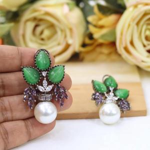 Pendientes de Plata de Ley de Primera Calidad con Incrustaciones de Moissanita, Diseño Moderno y Elegante para Mujer, Ideales para Bodas y Fiestas - Product Image 3