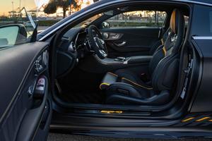 Mercedes-AMG C63 S Final Edition Coupé d'occasion haut de gamme 2023, environ 8 000 milles, V8 biturbo de 503 ch - Product Image 5